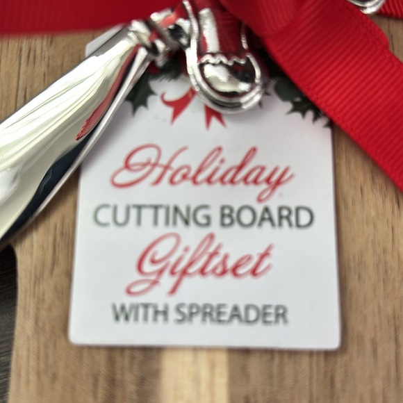 Gingerbread Man Acacia wood cutting board w/spreader gift set,multi-use, holiday - Picture 3 of 6